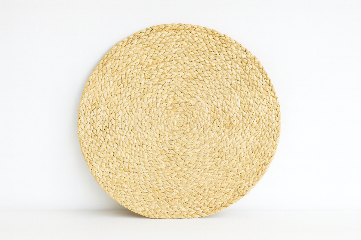 Round woven placemat